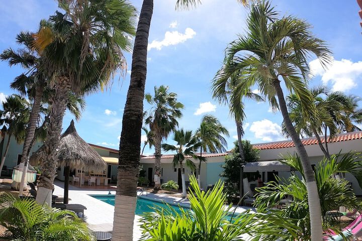 Hotel Exterior 60 of 73