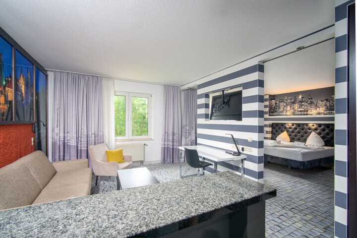 Room 25 of 138