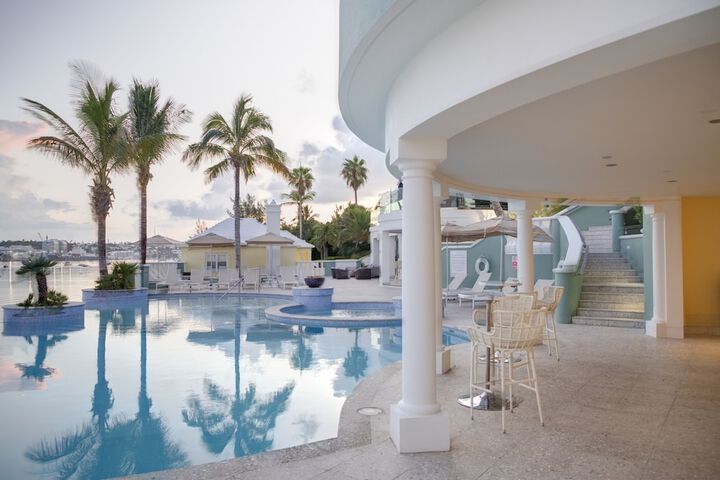 Hotel with Pool