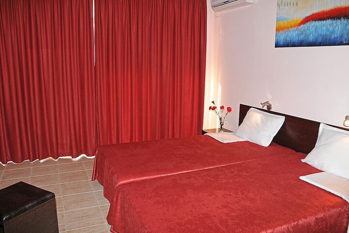Room 12 of 92