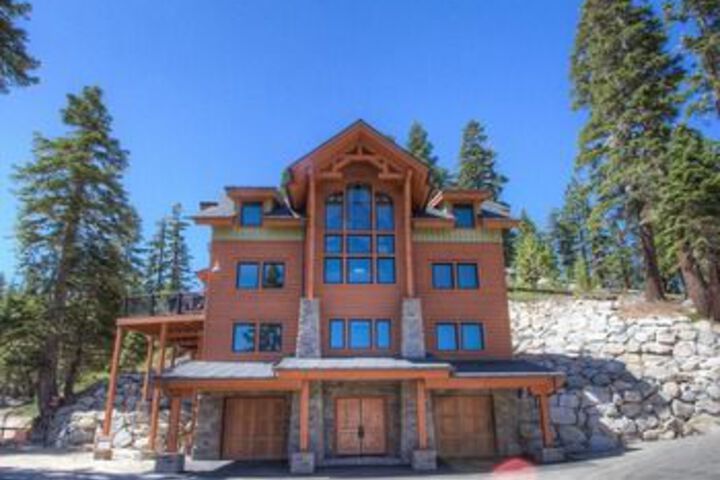 Home with Private Hot Tub and Slope Side View by RedAwning