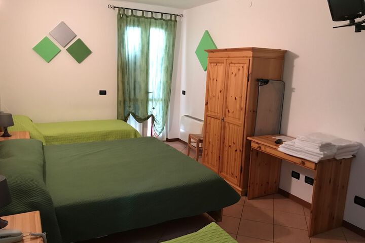 Room 5 of 64