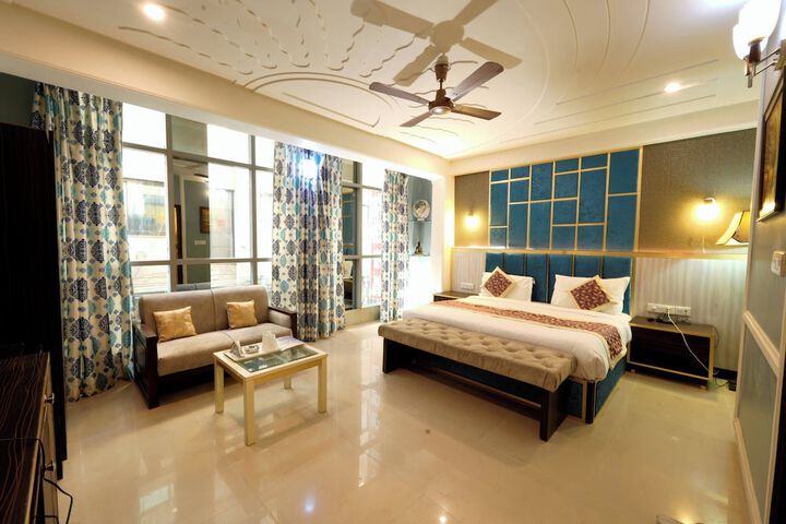 Room 15 of 19