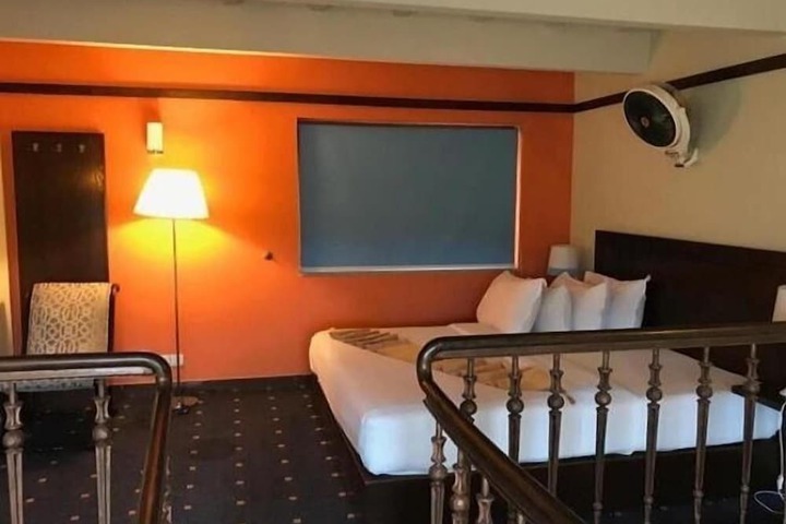 Room 19 of 23