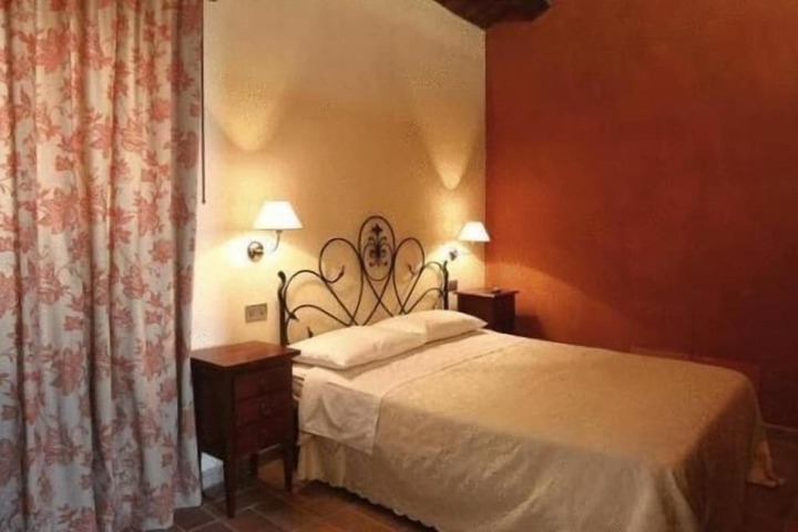 Room 4 of 36