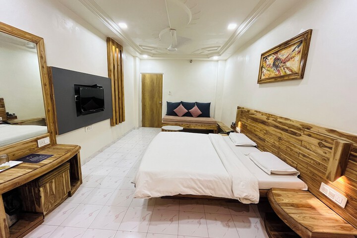 Room 56 of 69