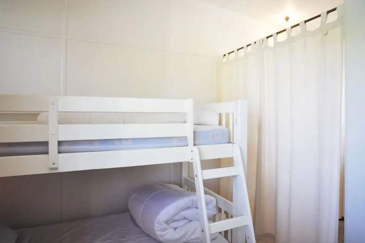 Room 4 of 13