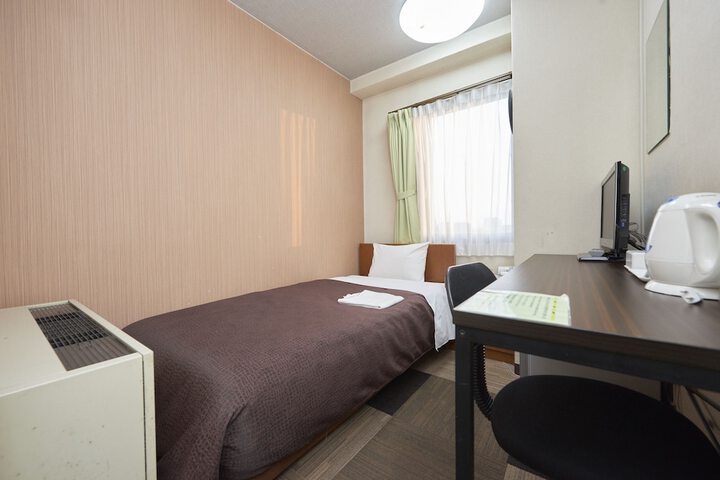 Room 3 of 27