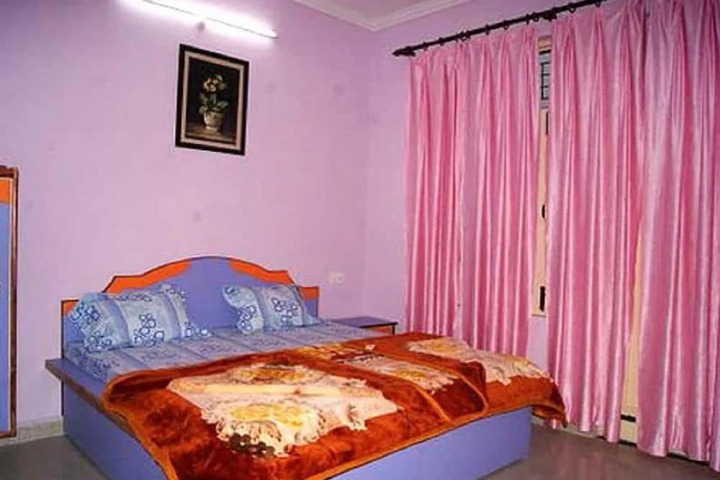 Room 3 of 10