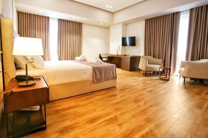 Room 11 of 22