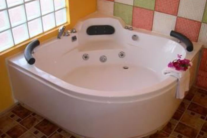 Hot Tub 15 of 30
