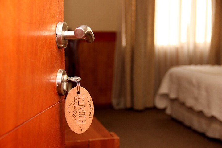 Room 8 of 34