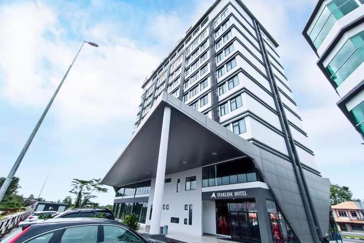 Exterior of Starlink Hotel