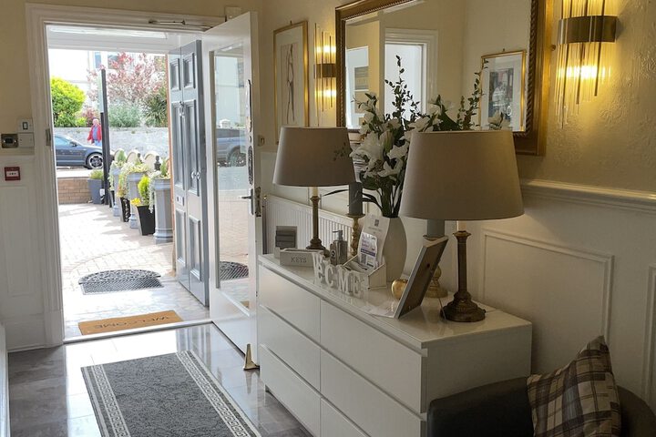 Guest Lobby