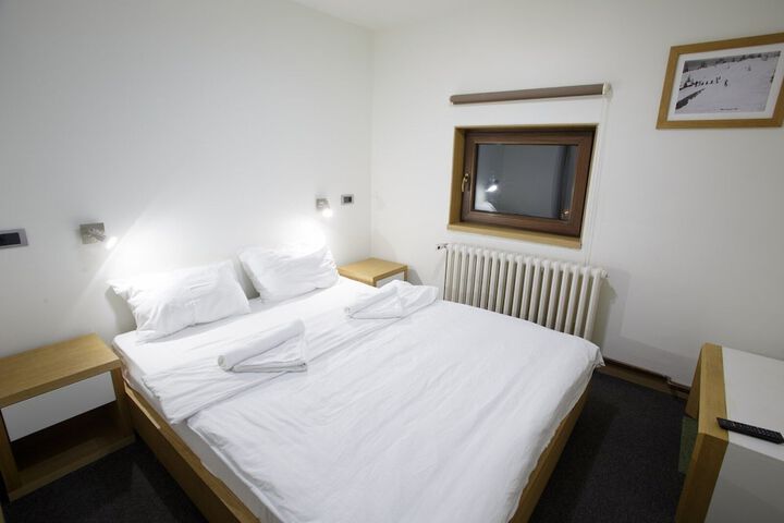 Room 7 of 62