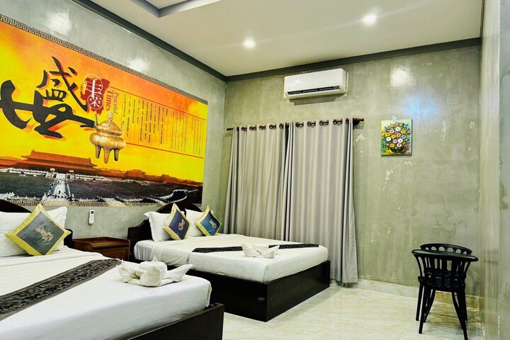 Room 17 of 30