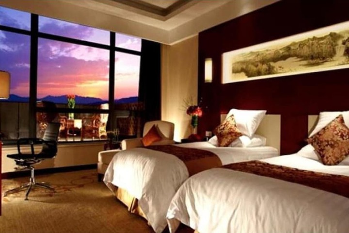 Room 10 of 40