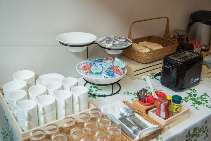 Breakfast/Coffee Service 30 of 55