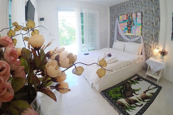 Room 28 of 239