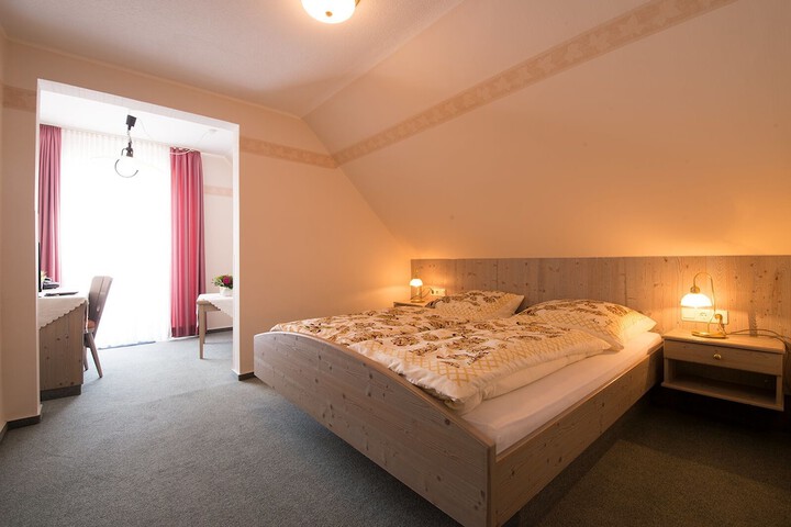 Room 11 of 36