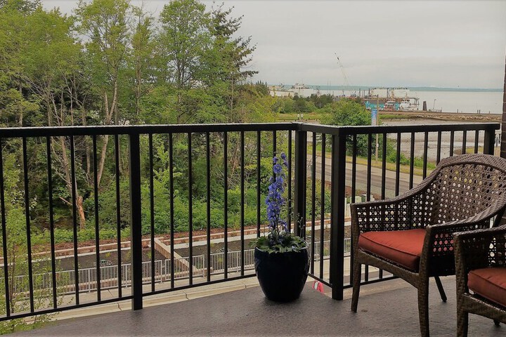 Image of Fairhaven Harbor Luxury Retreat Townhome