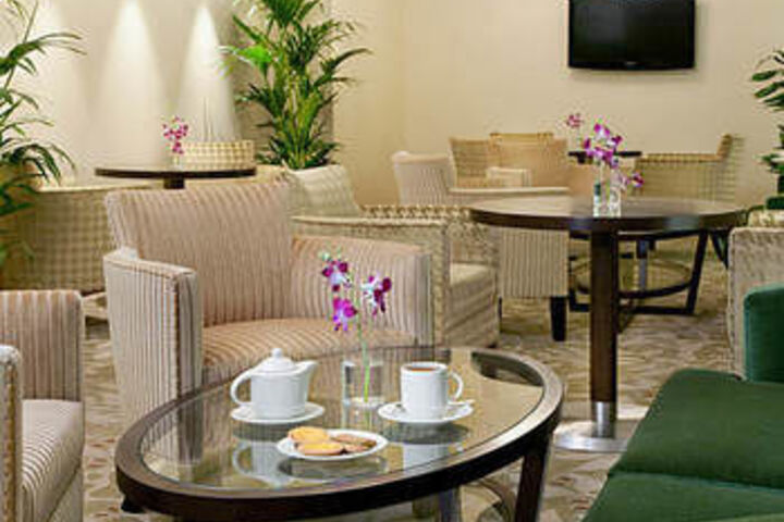 Lounge 62 of 90