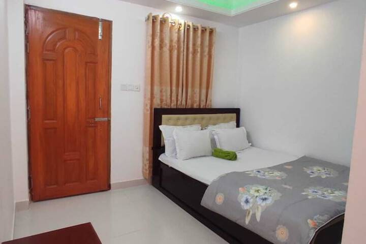Room 8 of 24