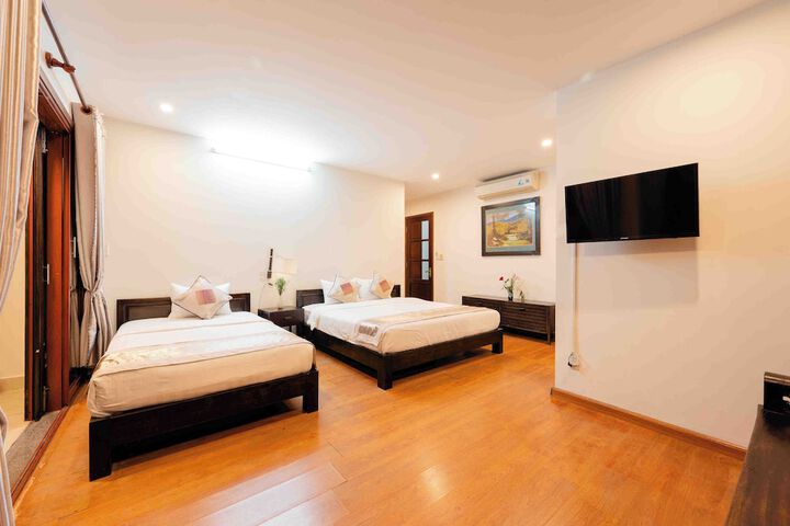 Room 12 of 23