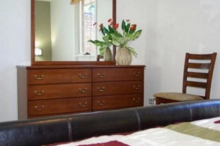 Room 5 of 17