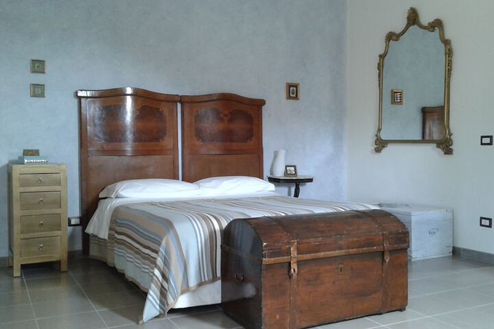 Room 4 of 50