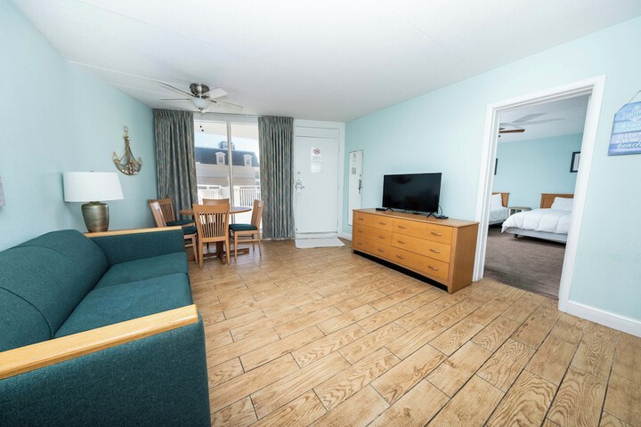 Deluxe Studio 2 Double Beds Ocean View Oceanfront (5 of 11)