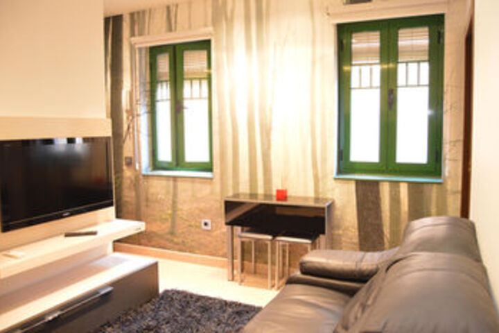 Room 10 of 13