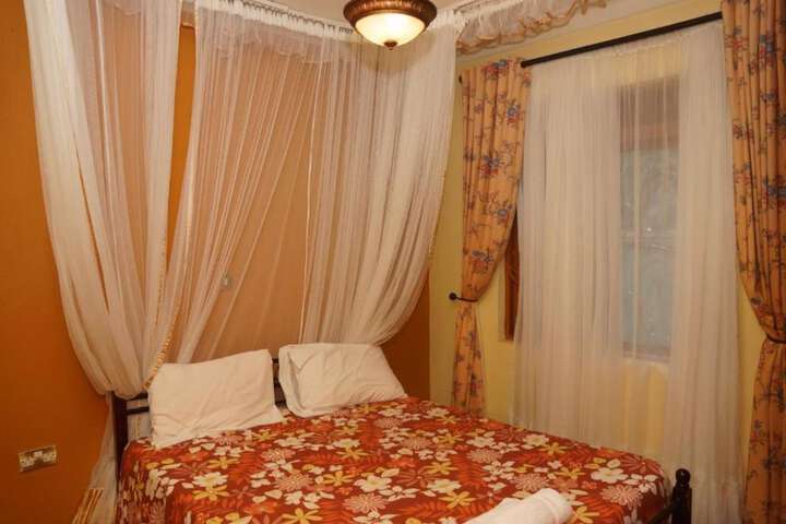Room 2 of 42