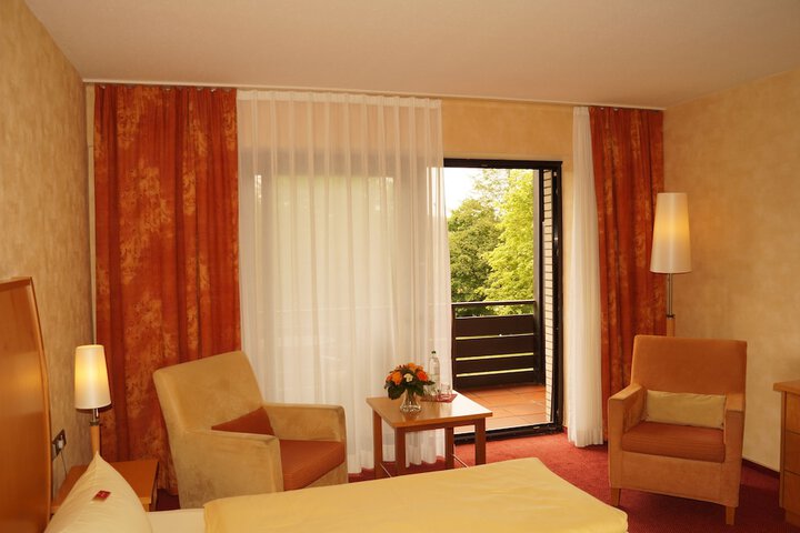 Room 10 of 27