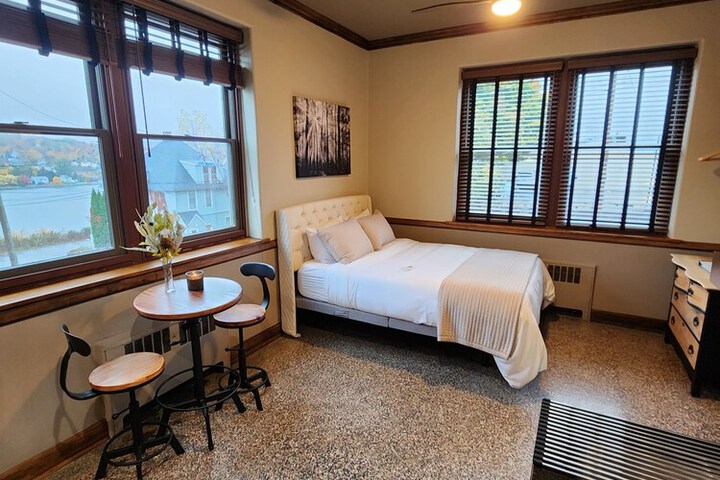 Room 13 of 54
