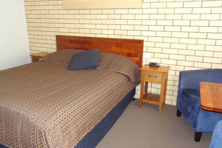 Room 9 of 48