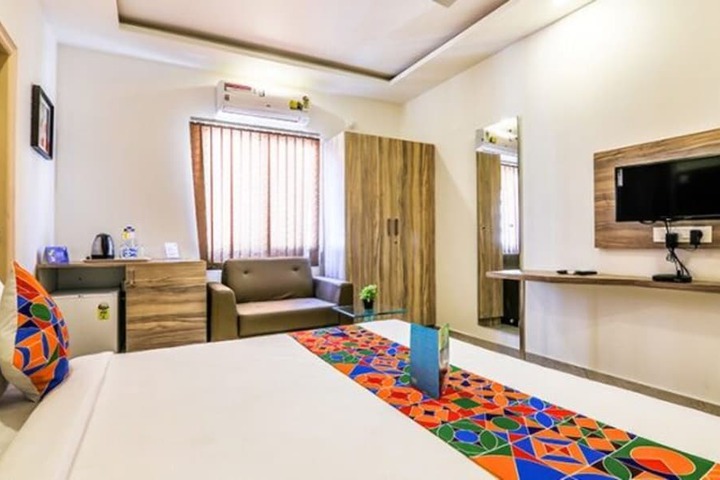 Room 7 of 27