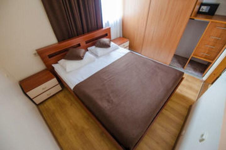 Room 25 of 46