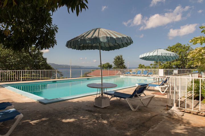 Pool Hotel