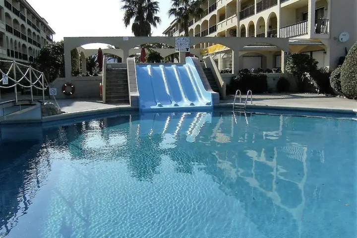 Pool 7 of 15