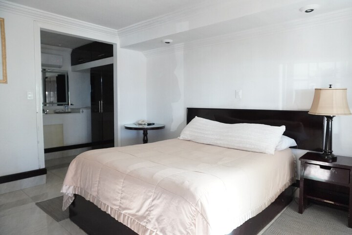 Room 3 of 12