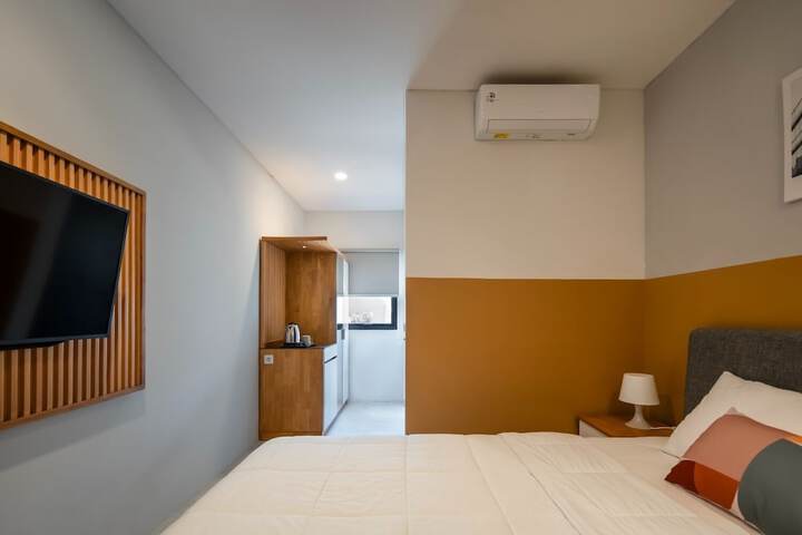 Room 11 of 19