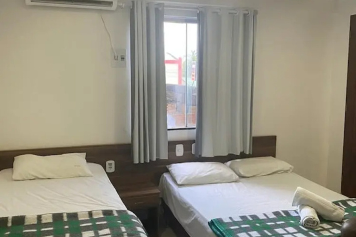 Room 4 of 9