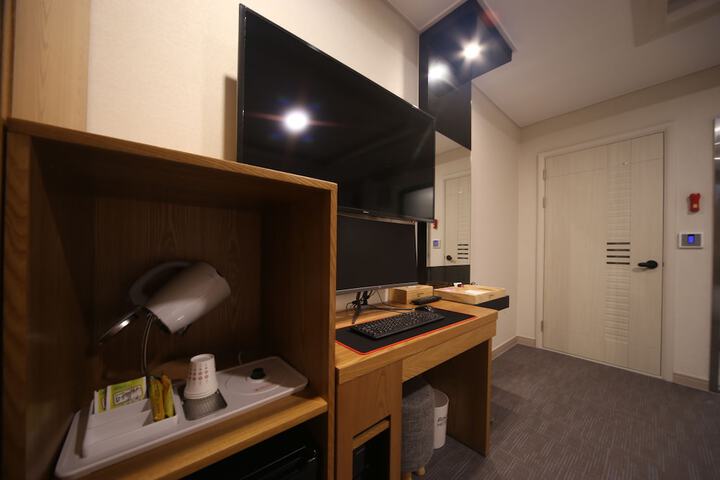 Room 6 of 66