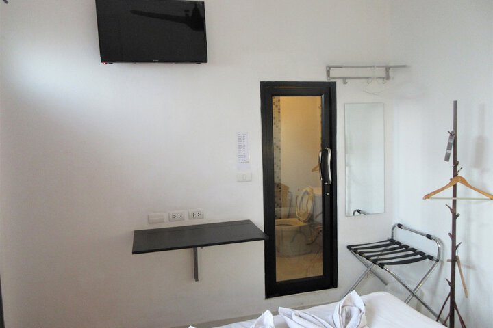 Room 11 of 44