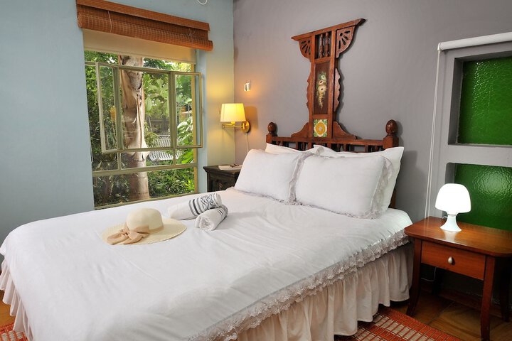 Room 2 of 37