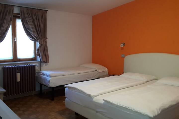 Room 9 of 63