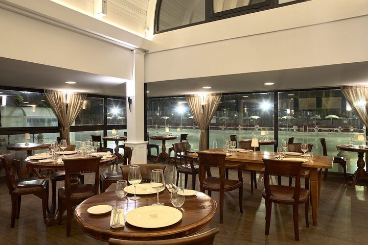 Dining 79 of 86