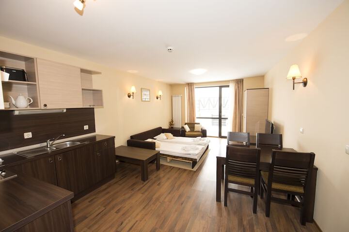Room 10 of 98