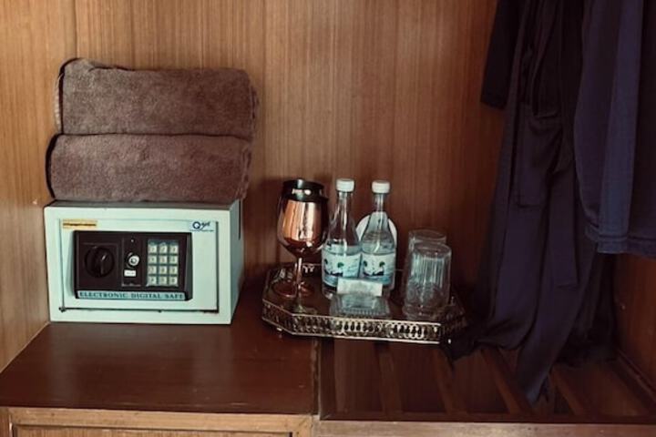 Room 25 of 82